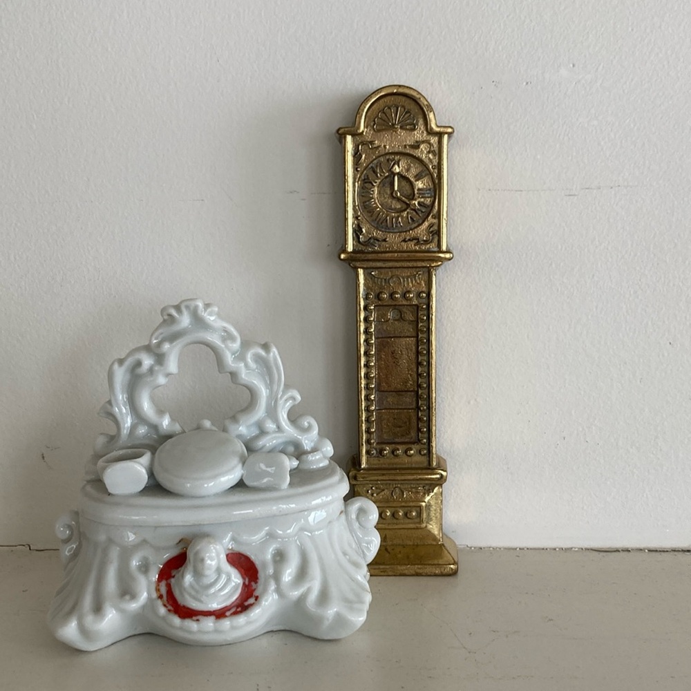 Antique Dresser Jar